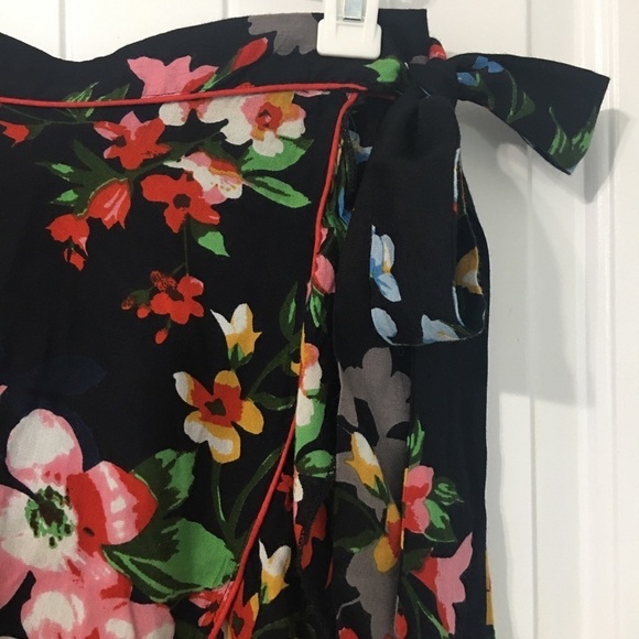 NWT Free People Navy Floral Wrapped Skirt - Picture 6 of 8